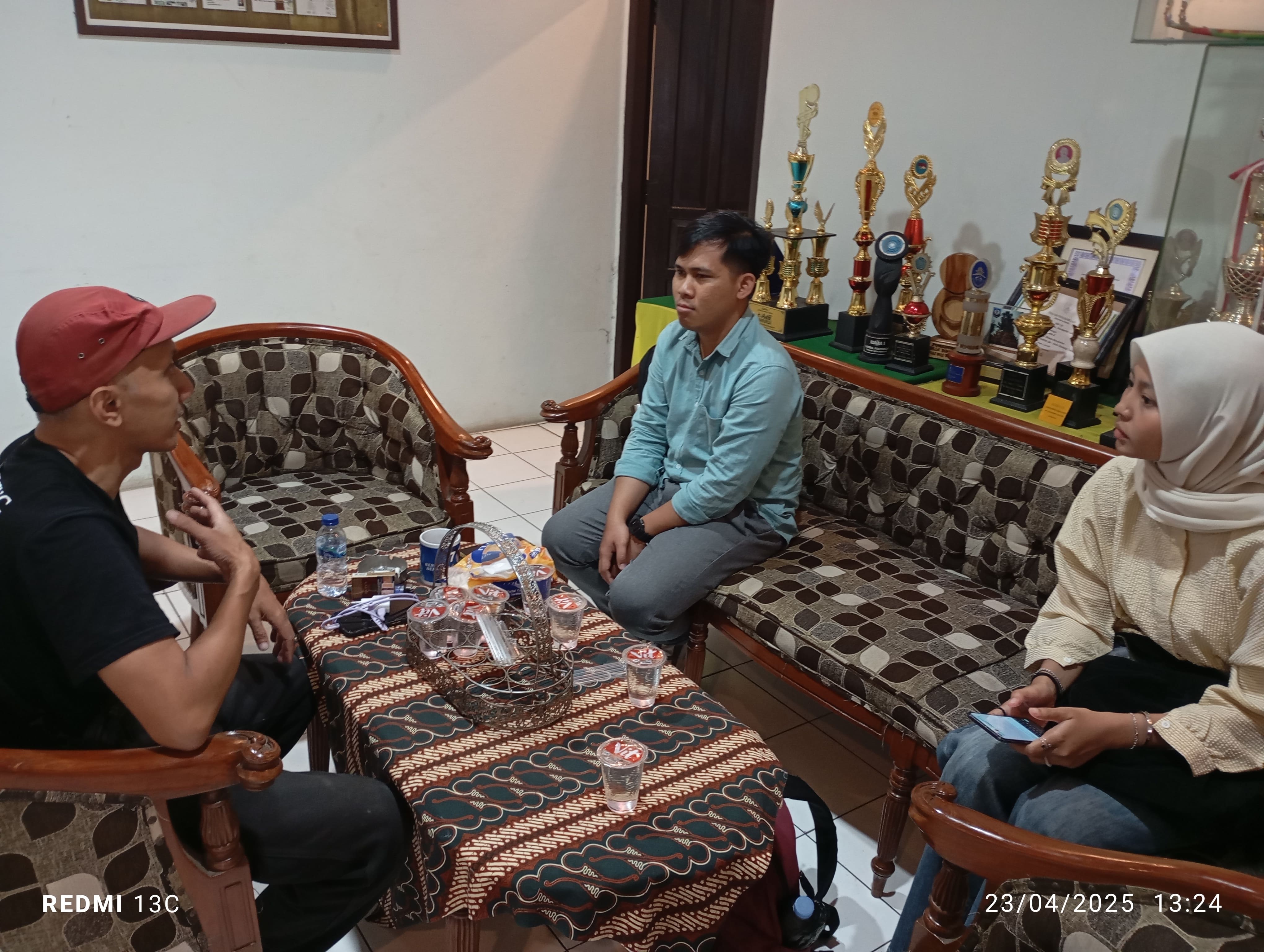 Kegiatan Diskusi bersama Pak Budi RW13 Sekeloa mengenai Pendataan dan sosialisasi GPS