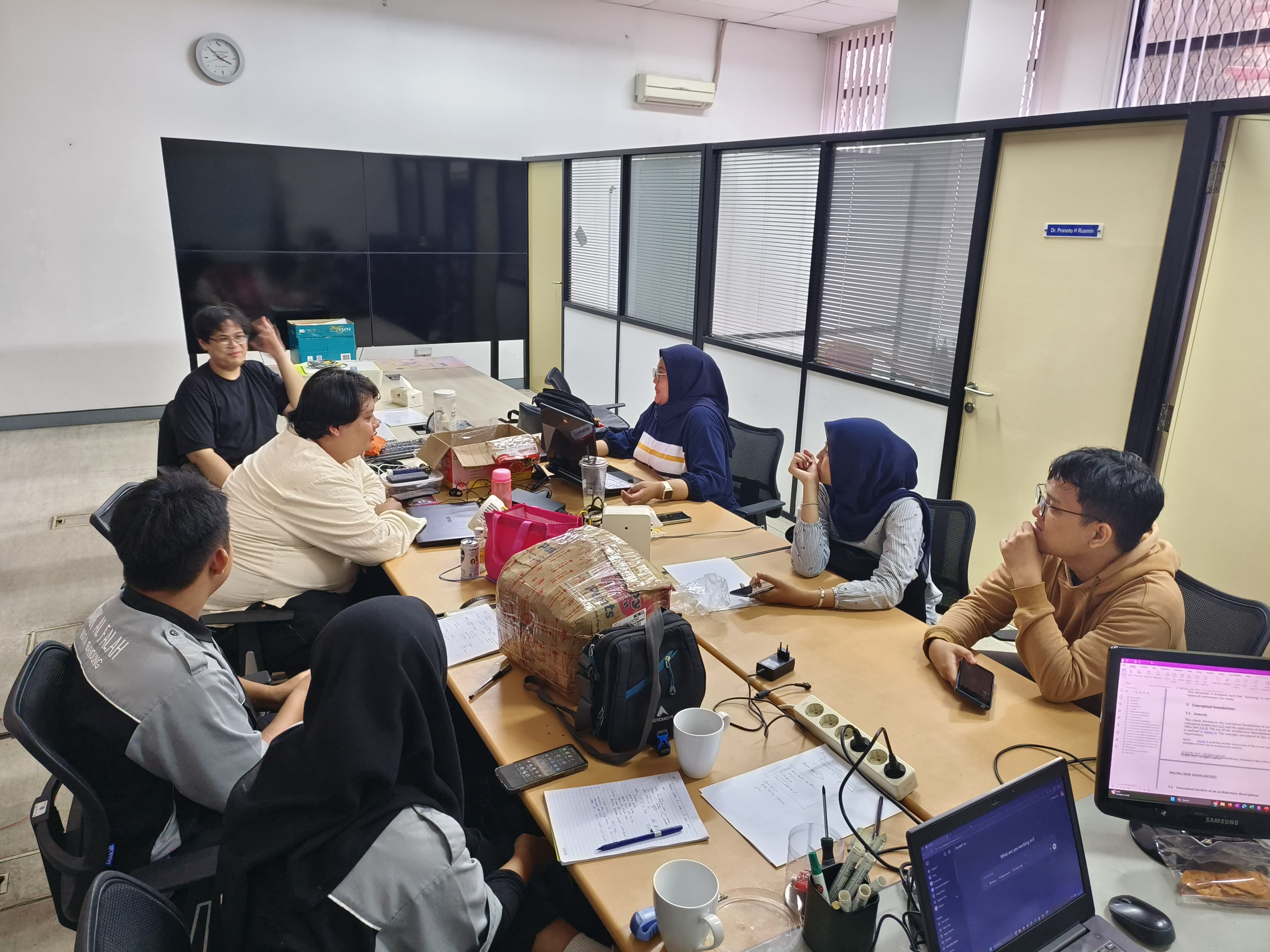 Kegiatan Rapat bersama Mahasiswa USB dan Siswa Al-Falah mengenai agenda dalam 1 minggu kedepan