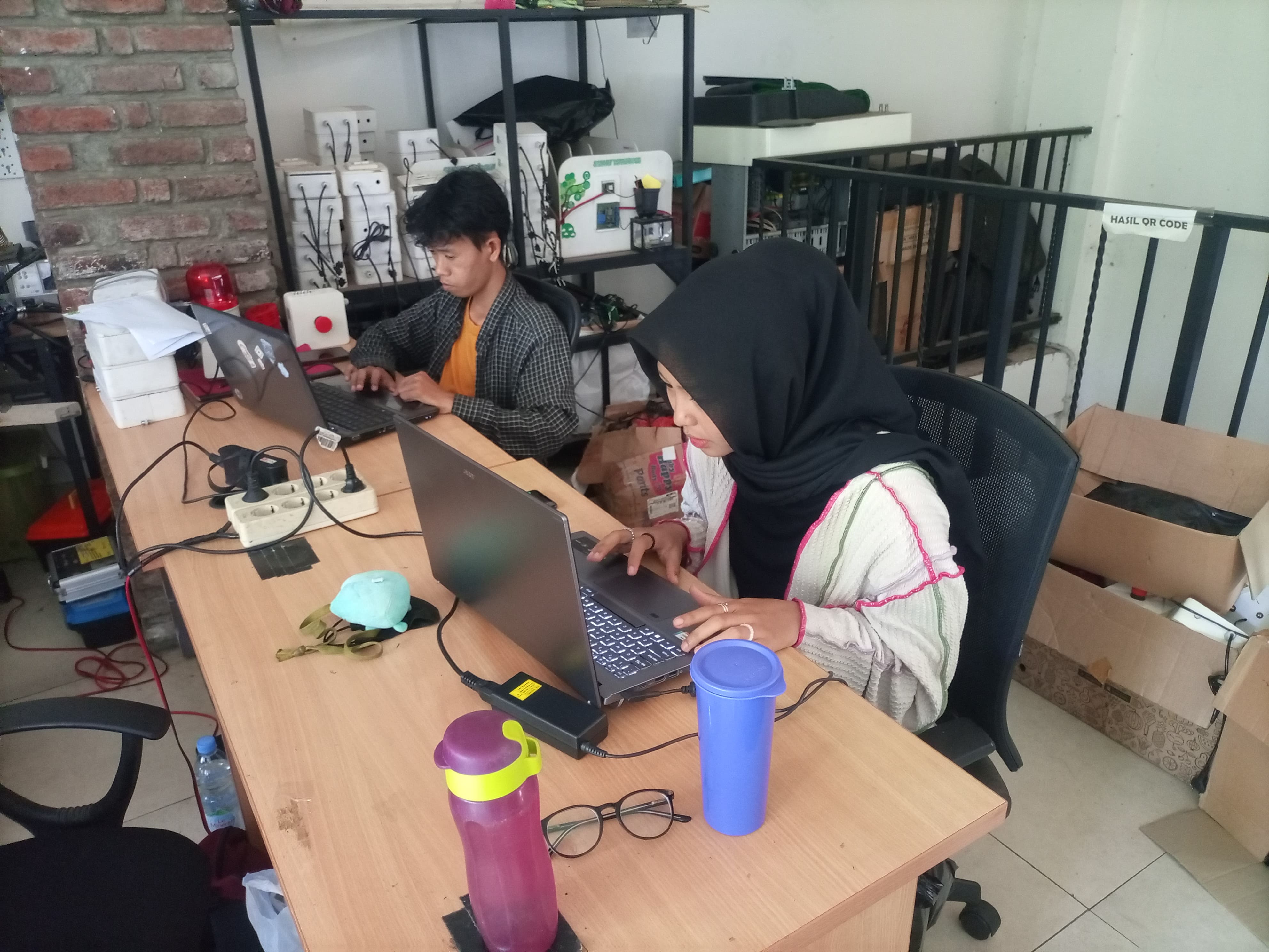 Membuat Laporan mengenai Pemasangan Mesin Kamera dan Membuat Landing Page